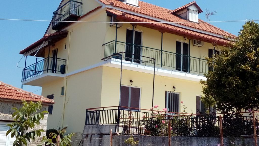 Villa Nefeli Loútsa Exterior foto